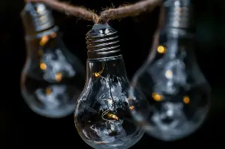 Imagen Se disparan recibos de luz; esto recomiendan para no pagar tanto 