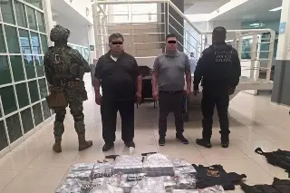 Aseguran camioneta blindada con 37 mdp en efectivo; hay dos detenidos