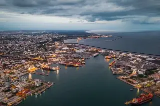 Ley aduanera podría encarecer mercancías que llegan a veracruz: Agentes Aduanales