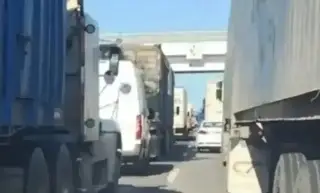 Hay cierre parcial de circulación en autopista con dirección a la ciudad de Veracruz