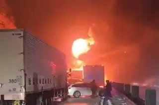 Accidente de al menos 15 vehículos provoca fuerte incendio en Japón (+Video)