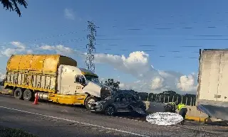 Cierre parcial por accidente en autopista de Veracruz