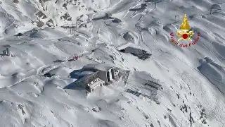 Imagen Incidente en teleférico deja cientos de personas atrapadas en los Alpes italianos