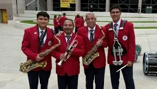 Participan veracruzanos en el Desfile de las Rosas 2026 en Pasadena, California