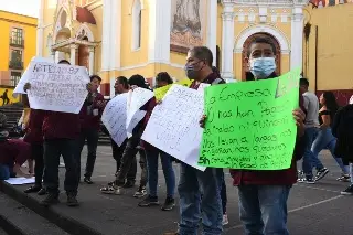 Trabajadores de limpieza bloquean calles en Xalapa, Veracruz; esta es la razón 