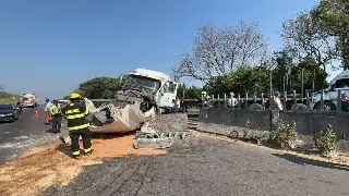 Imagen Aparatoso accidente en la Paso del Toro-Santa Fe