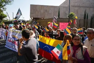 Simpatizantes y opositores de Maduro se confrontan en CDMX