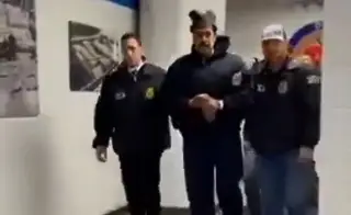 Maduro desea 'feliz año nuevo' en EU; difunden video de su llegada a la DEA 