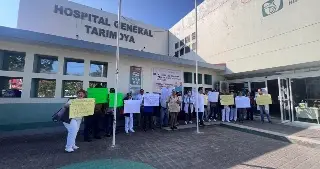 Trabajadores del sector salud se manifestaron afuera del hospital de Tarimoya en Veracruz 
