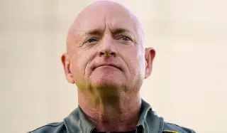 Imagen El Pentágono inicia proceso para degradar a senador que instó a soldados a no acatar 'órdenes ilegales'