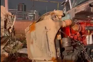 Asalto a tráiler ocasiona choque y largas filas en autopista hacia la CDMX (+Video)