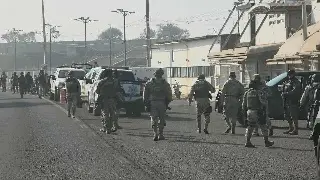 Imagen Delincuentes arrojan restos humanos en carretera de Michoacán