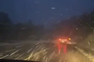 Cierran carretera Agua Prieta-Janos, en Chihuahua, por intensa nevada