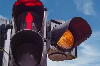 ¿Sabías que pasarse un semáforo en ámbar es multa en Veracruz? 