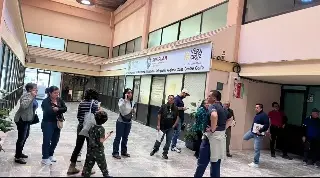 Así la situación en el módulo de canje de placas en el Acuario de Veracruz