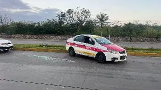 Vuelca taxi en Veracruz 