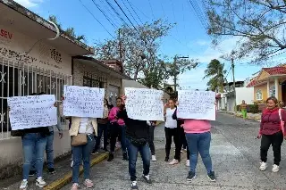Exigen director en escuela de Paso del Toro, en Medellín 