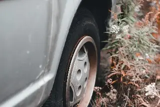 Retirarán autos macetas en Boca del Río, así puedes reportarlos