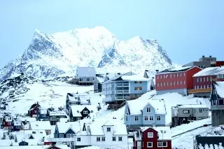 Donald Trump amaga con poner aranceles a países que no apoyen a EU para tomar Groenlandia