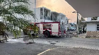 Los despierta incendio en la colonia Luis Echeverría en Boca del Río