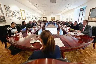 Sheinbaum se reúne con economistas para hablar sobre 'crecimiento y fortaleza' de México
