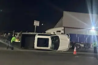 Se registra volcadura en la carretera Xalapa–Coatepec esta madrugada