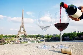 Trump amenaza con arancel de 200% a los vinos y champanes franceses 
