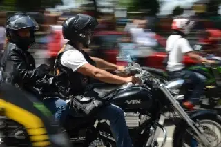 Agarran las motos como 'juguetes'; proponen examen de manejo para sacar la licencia