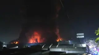 Fuerte incendio en fábrica de plásticos de la CDMX (+Video)