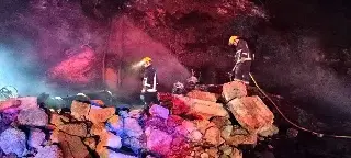 Confirman un muerto por explosión de pipa que cayó de puente en autopista que lleva a Veracruz