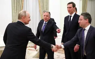 Rusia y EU acuerdan primera reunión trilateral con Ucrania sobre seguridad en Abu Dabi
