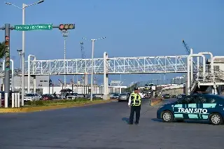 Cierran acceso a vehículos pesados en el Puente Morelos de Veracruz; este es el motivo