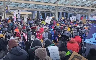 Declaran 'huelga general' en Minéapolis en protesta contra las redadas a inmigrantes
