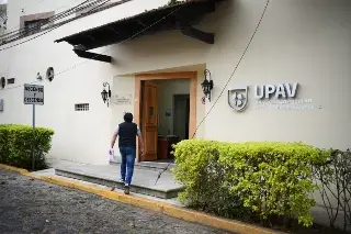 Vinculan a proceso a exfuncionarios de la UPAV por desvío millonario
