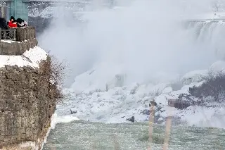 Cataratas del Niágara en Canadá se congelan parcialmente (+Video)