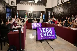 Donarán más de 10 mil toneladas de asfalto para bacheo en Veracruz 