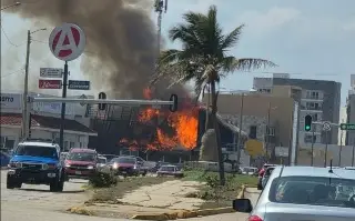 Incendian palapa en Coatzacoalcos