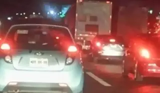 Hay cierre parcial de circulación en autopista de Veracruz; revelan razón 
