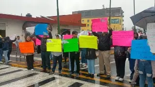 Docentes UPAV exigen pago de 8 meses de salario en Orizaba, Veracruz 