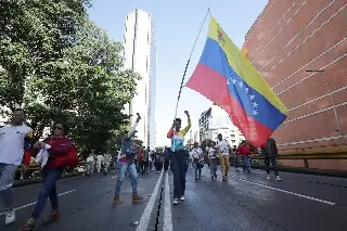 Se reúne gobierno chavista con representantes opositores en Venezuela