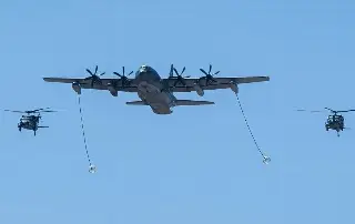 Aeronaves de la Fuerza Aérea de EU sobrevuelan y aterrizan en México