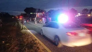 Hay cierre parcial de circulación en carretera de Veracruz; a esto se debe 