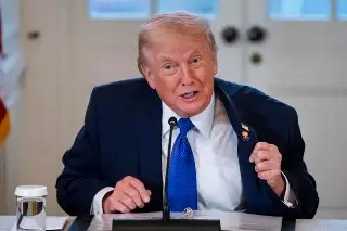 Trump dice que no pedirá disculpas por video que muestra a los Obama como simios