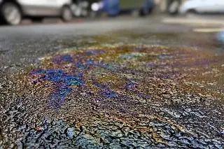 A toda velocidad, pierde el control y choca contra camioneta en Veracruz