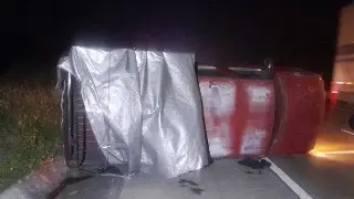 Volcadura en autopista que lleva al puerto de Veracruz este martes