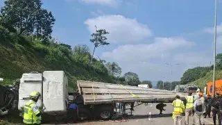 Hay cierre total de circulación en carretera de Veracruz; checa a qué altura 