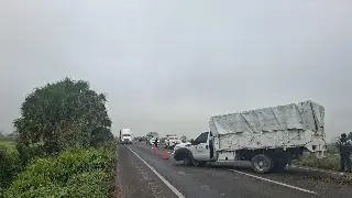 Accidente causa cierre en esta carretera de Veracruz. Precaución
