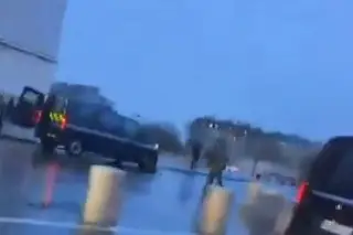 Armado con un cuchillo intenta lesionar a gendarme en París (+Video)