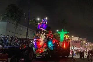 Una fiesta con temática mundial, así se vivió segundo gran desfile del Carnaval de Veracruz