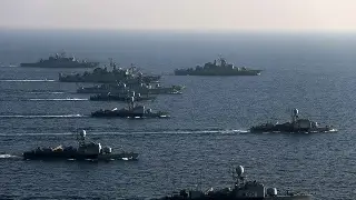 En medio de negociacion con EU, Irán realiza maniobras navales en el estrecho de Ormuz
